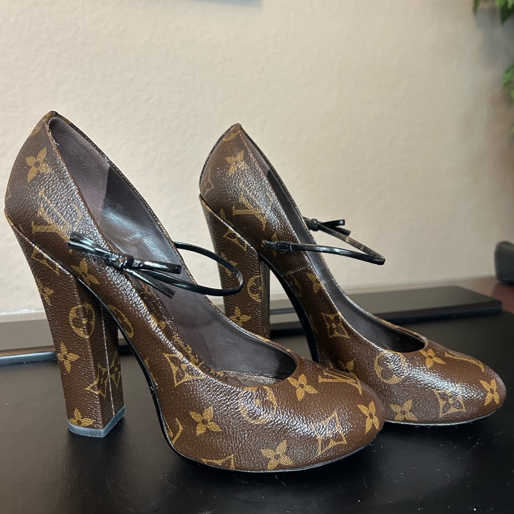 Louis Vuitton monogram pumps
